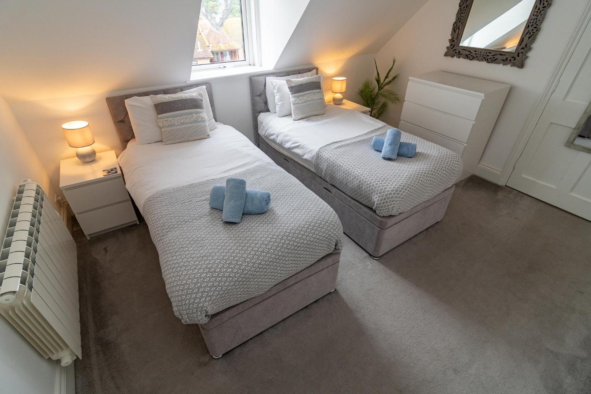 Light Airy 3 Bed Town Cntr Flat 700M To The Beach Борнмут Экстерьер фото